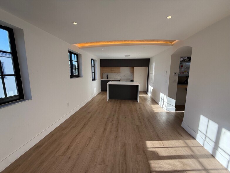 Building Photo - 1716 SW 11th St