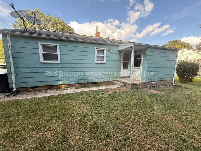 Building Photo - 803 Devon Dr