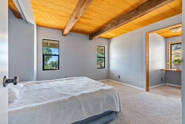 Building Photo - 26120 Deertrail Dr