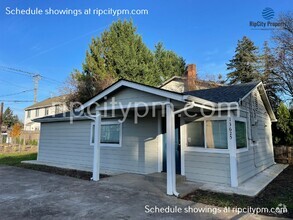 Building Photo - Beautifully Updated 2-Bedroom Single-Famil...