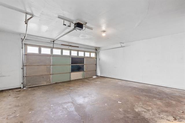 Building Photo - 705 Plano St