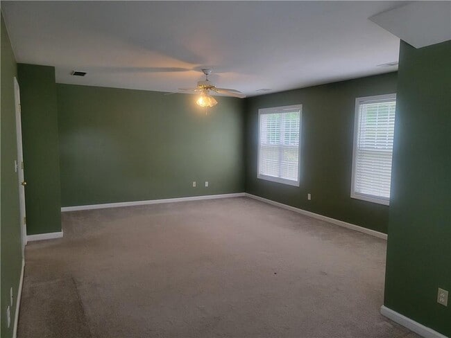 Building Photo - 5555 Holly Springs Dr