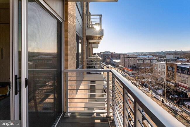 Building Photo - 2550 17th St NW