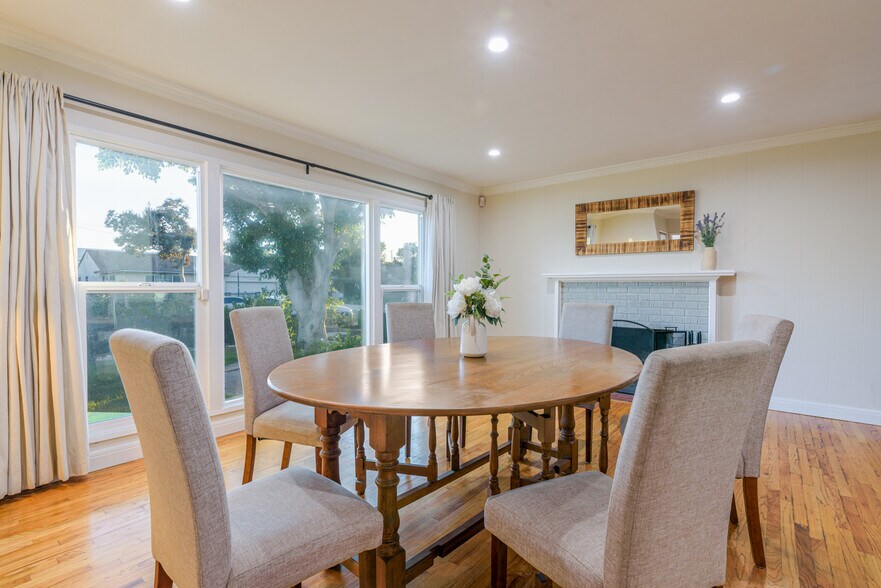 Building Photo - 16641 Gilmore St