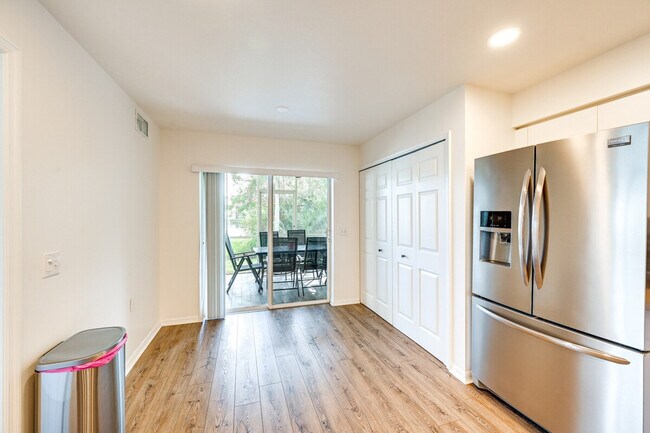 Building Photo - 4940 Cougar Ct S