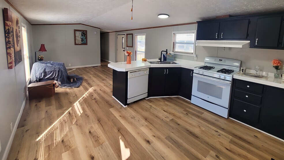 Building Photo - Centralia Estates