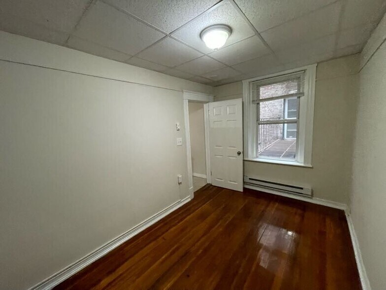Building Photo - 62 N Margin St