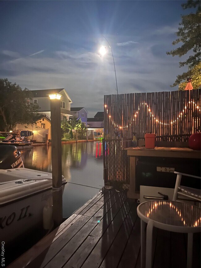 Building Photo - 800 S 6th St