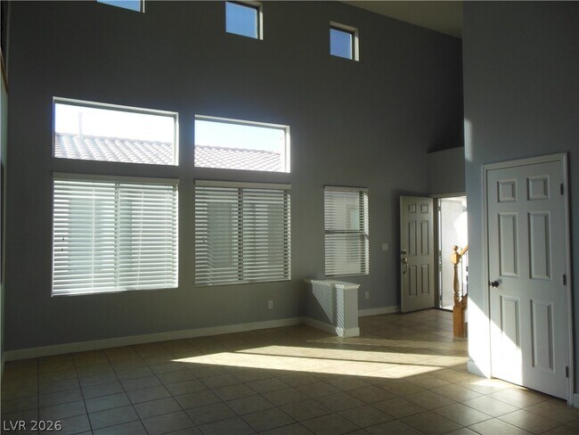 Building Photo - 5546 Spruce Hill Ct