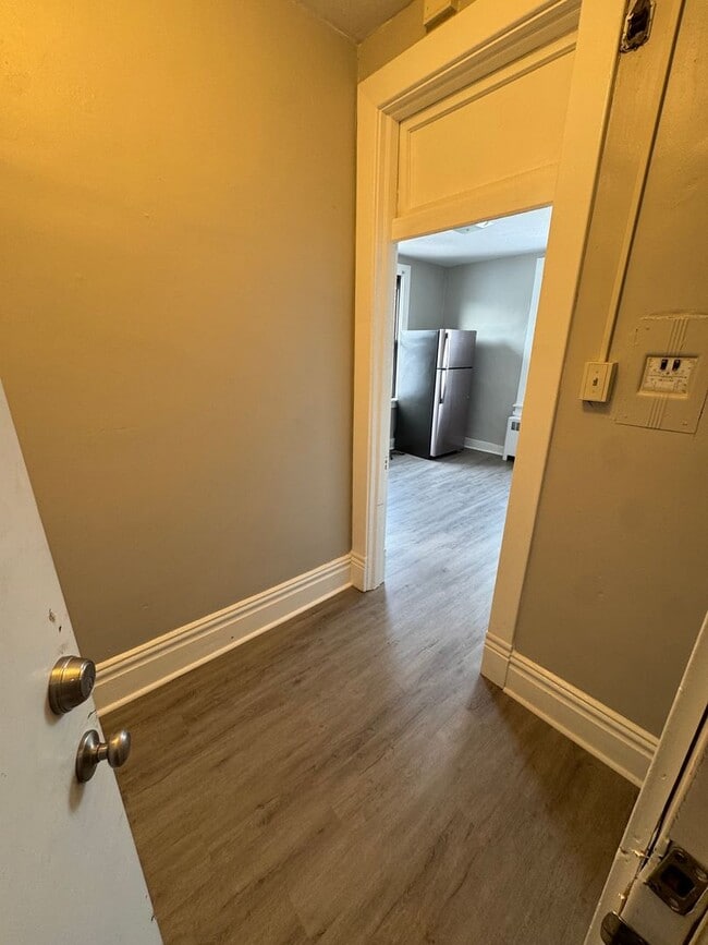 Building Photo - 810 Amity St