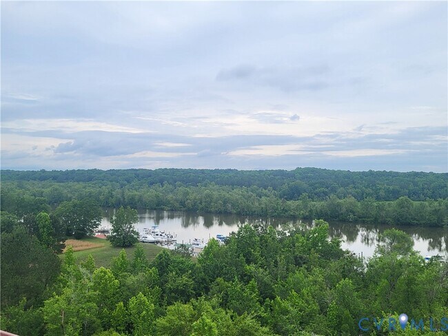 Building Photo - 301 Beacon Ridge Dr