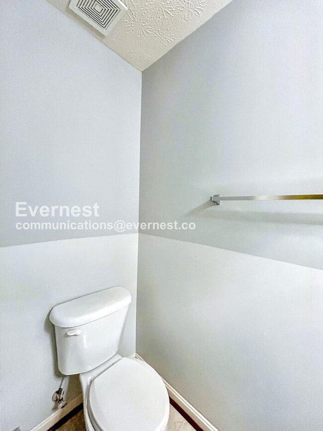 Building Photo - 18337 Democracy Ave