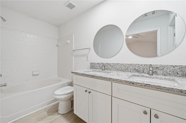 Building Photo - 3349 Lathenview Ct