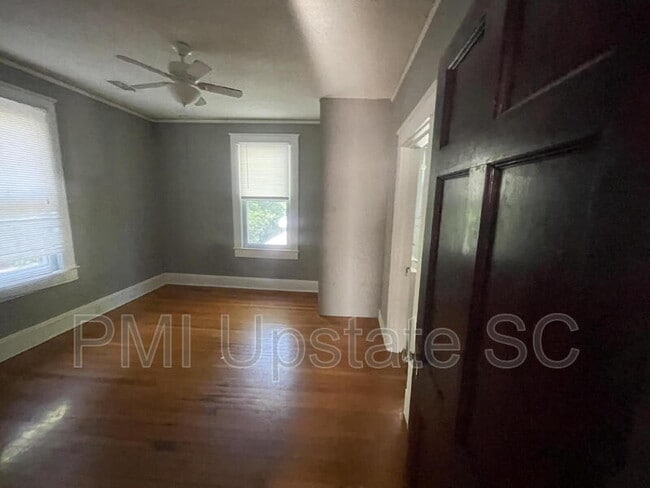 Building Photo - 181 N Fairview Ave