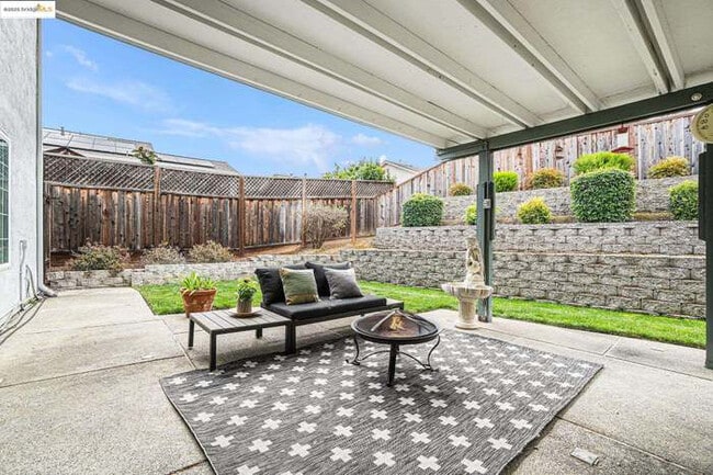 Building Photo - 1022 Village Dr