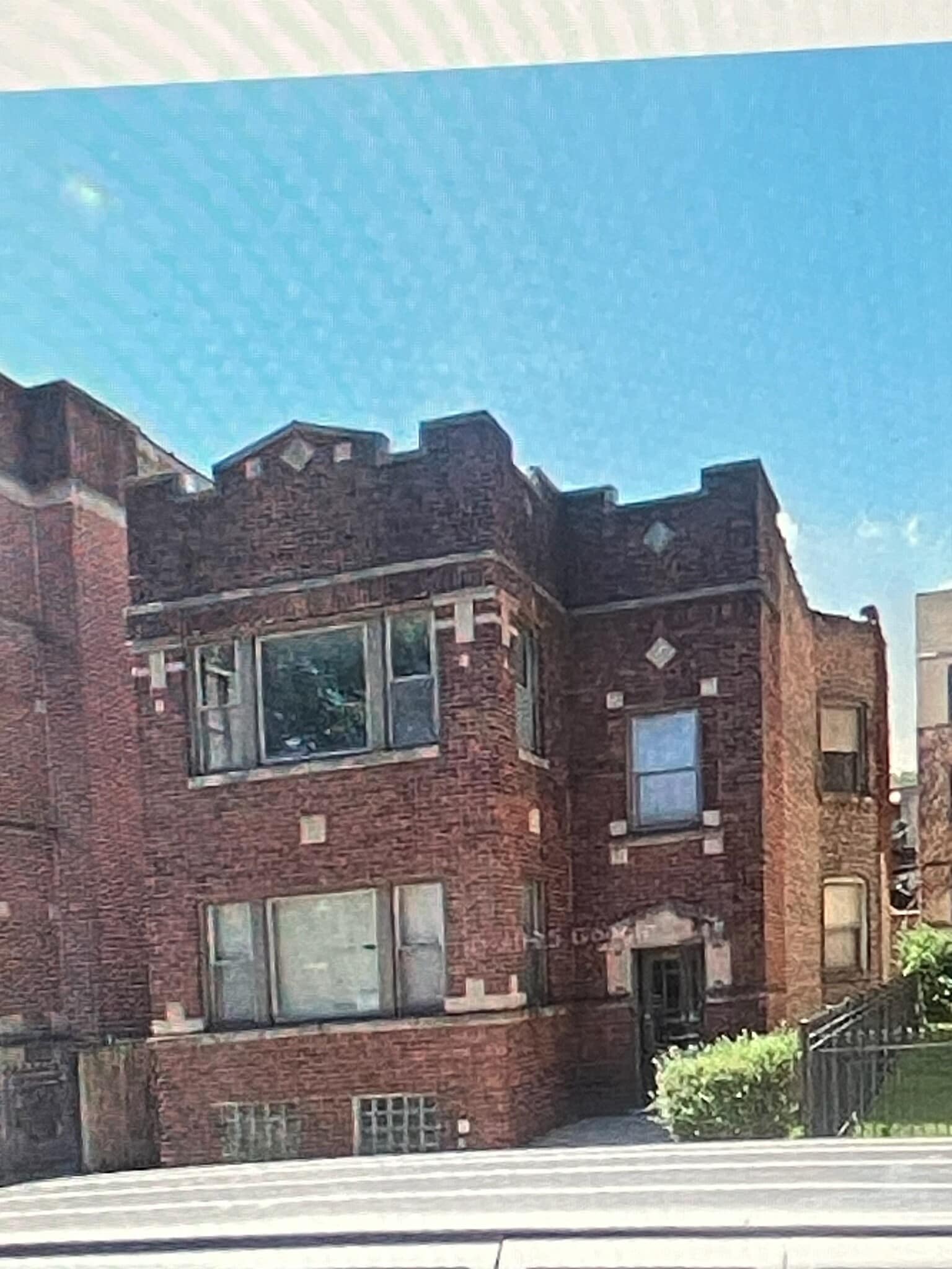 Building Photo - 7836 S East End Ave