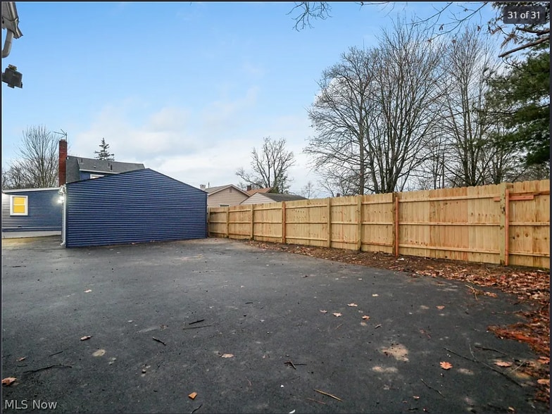 Building Photo - 252 Shields Rd