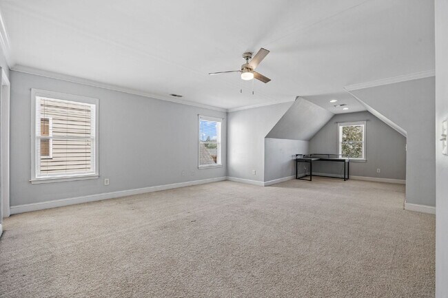 Building Photo - Beautiful 4-Bedroom, 3-Bath House