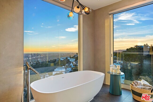 Building Photo - 2020 Cyprean Dr