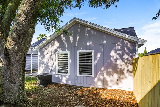 Building Photo - 309 Carriann Cove Trail W