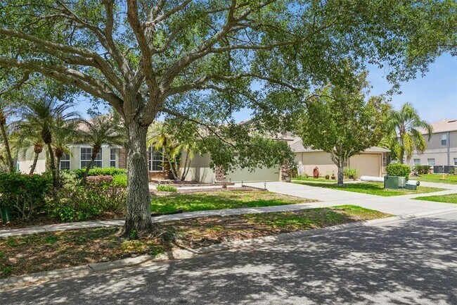 Building Photo - 237 Strathmore Cir