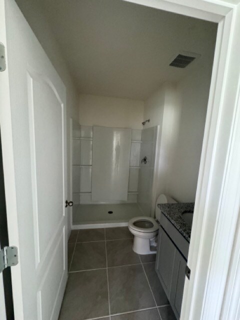 Building Photo - 2309 Hidden Palm Dr