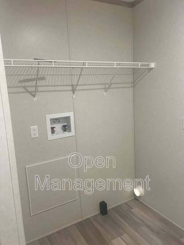 Building Photo - 825 1st Ave E