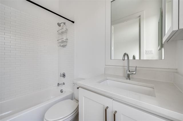 Building Photo - 2317 Moser Ave