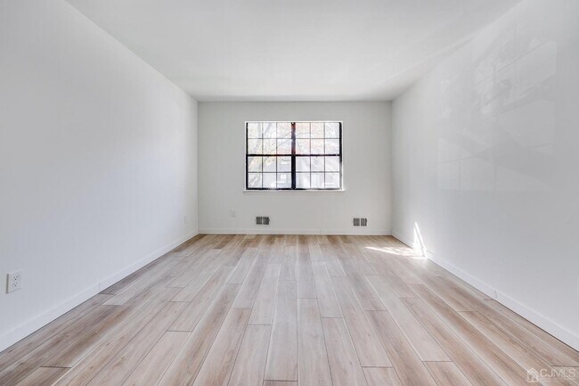 Building Photo - 713 Orlando St