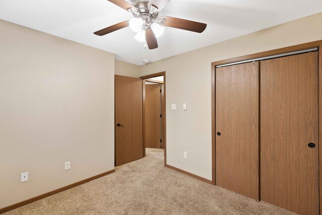 Building Photo - The Ivy | Classic 2 Bedroom