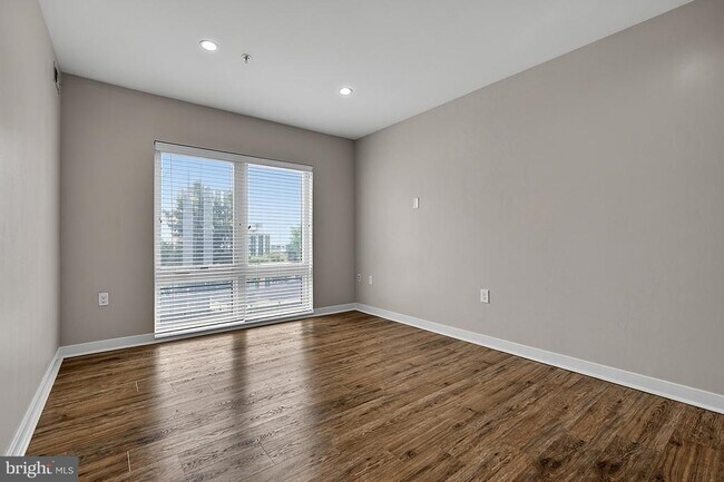 Building Photo - 1516 Marion Barry Ave SE