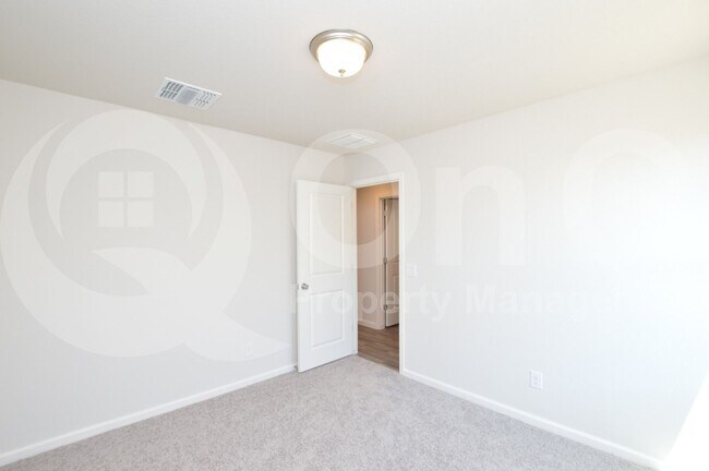 Building Photo - 777 Silvercreek Ln