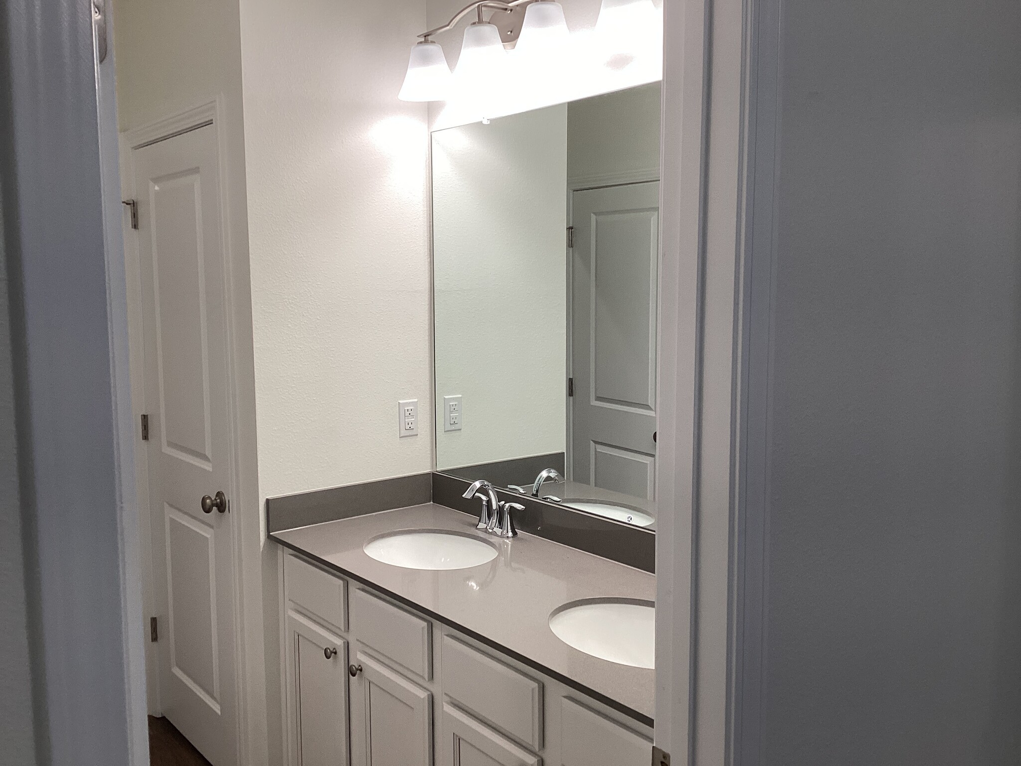 Building Photo - 20363 Calla Lily Dr