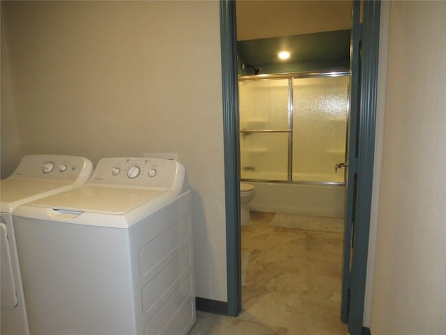 Building Photo - 12069 Joyce Ln