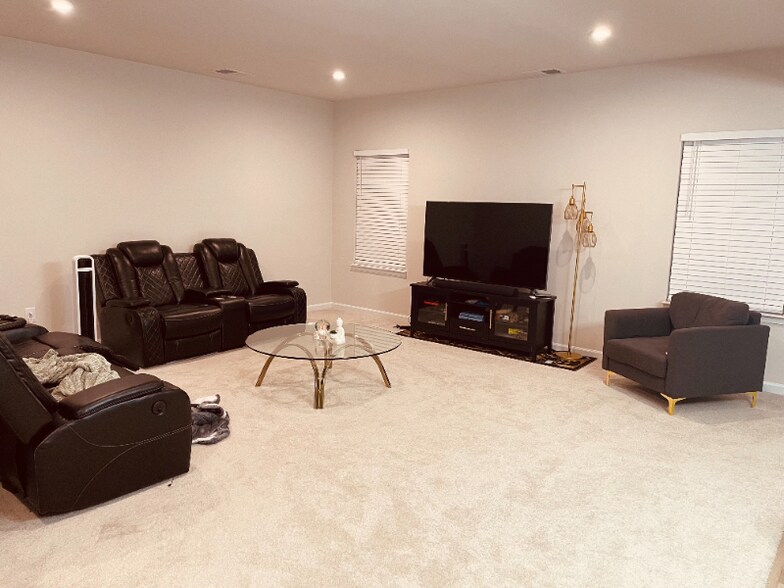 Primary Photo - 4130 Mill View Dr