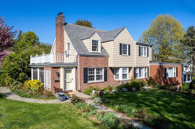 Primary Photo - 35 Gordon Pl