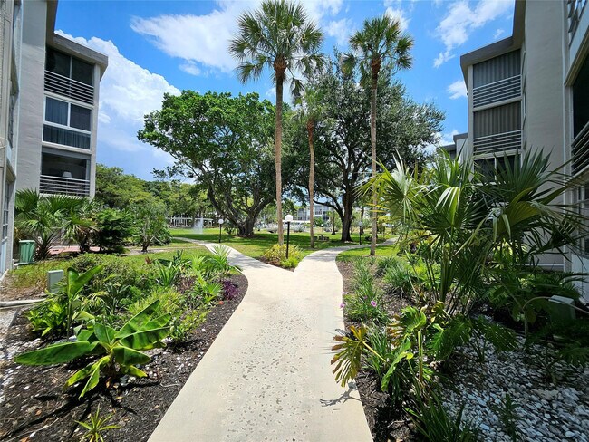 Building Photo - 4899 NW 26th Ct