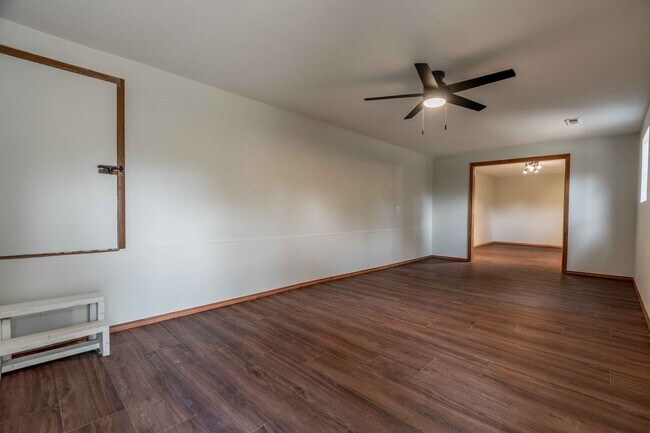 Building Photo - Charming 3-bedroom 2 bath Home in Bella Vi...