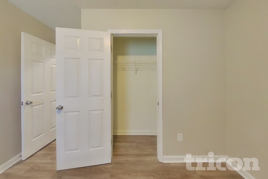 Building Photo - 120 Huntwood Trail