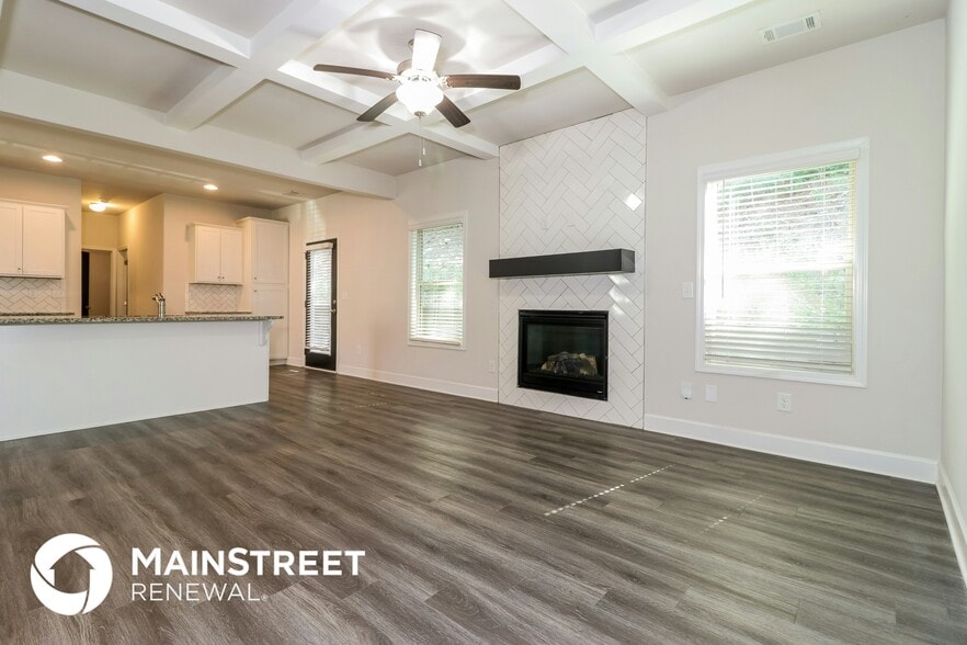 Building Photo - 657 Overlook Gln Dr