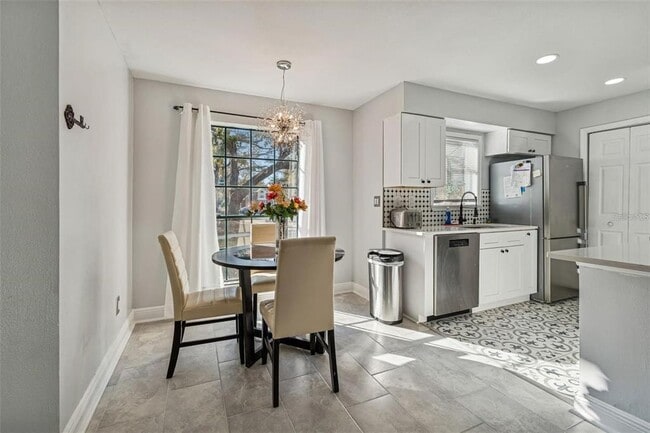 Building Photo - 8742 Mallard Reserve Dr