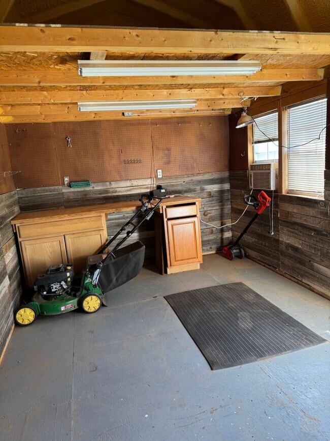 Building Photo - 4210 Catalpa Ln