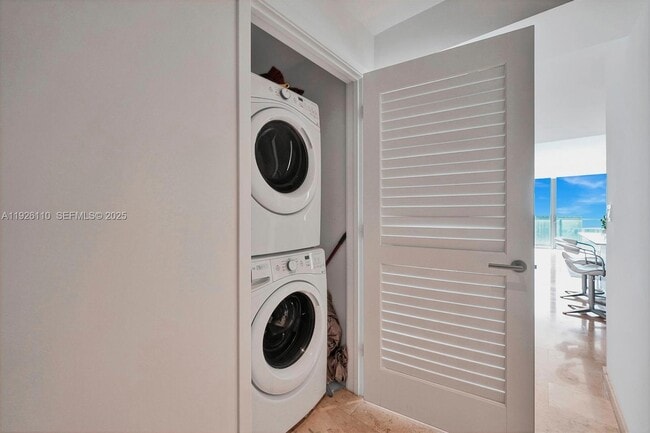 Building Photo - 88 SW 7th St