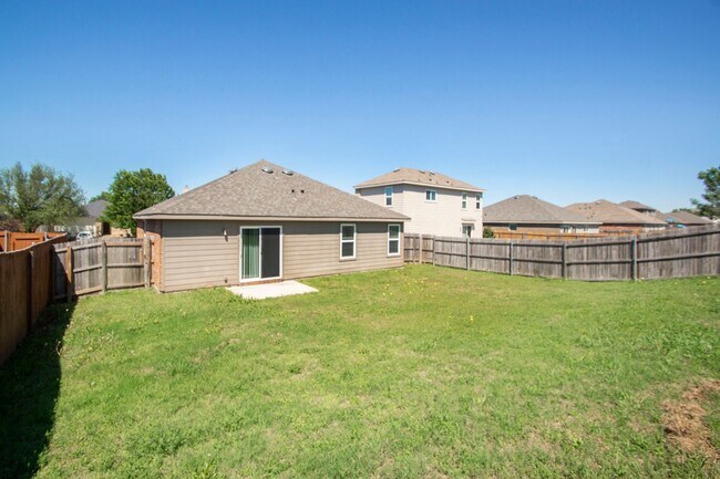 Building Photo - House For Lease in Sherman