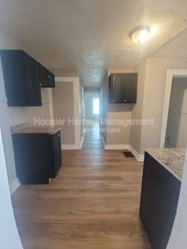 Building Photo - 1451 W 34th St