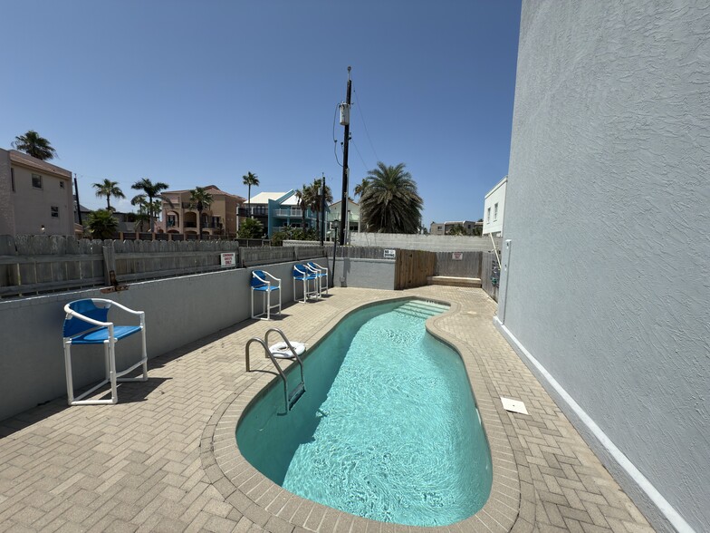 Building Photo - 5701 Gulf Blvd