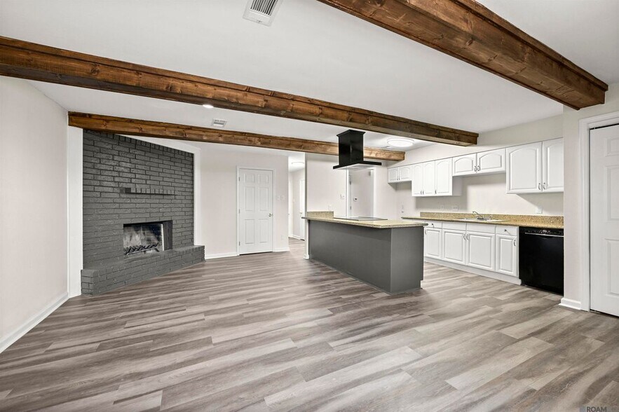 Building Photo - 9219 Baronne Dr
