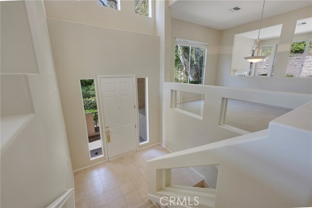Building Photo - 308 S San Vicente Ln