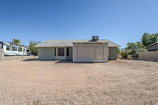Building Photo - 678 S Silver Dr