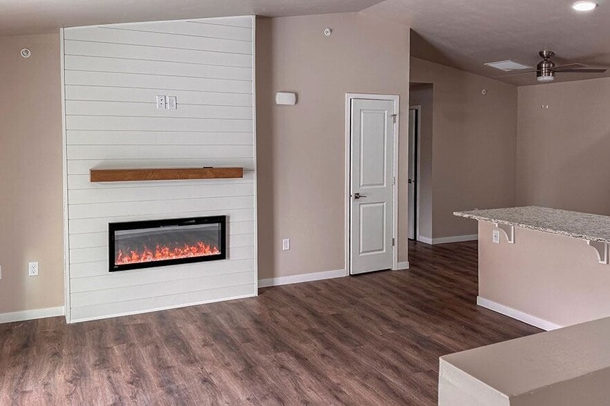 Building Photo - TIMBER CAMP LUXURY APARTMENT HOMES